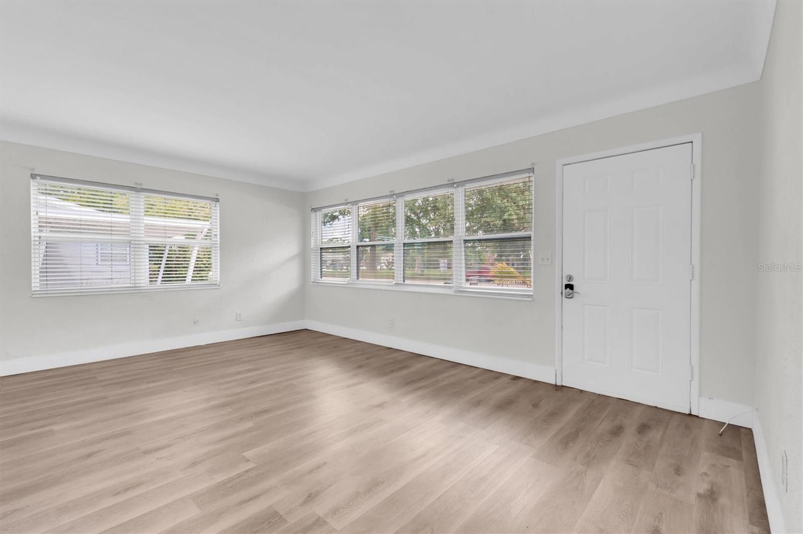 Image 24 of 25 For 5442 9th Avenue N