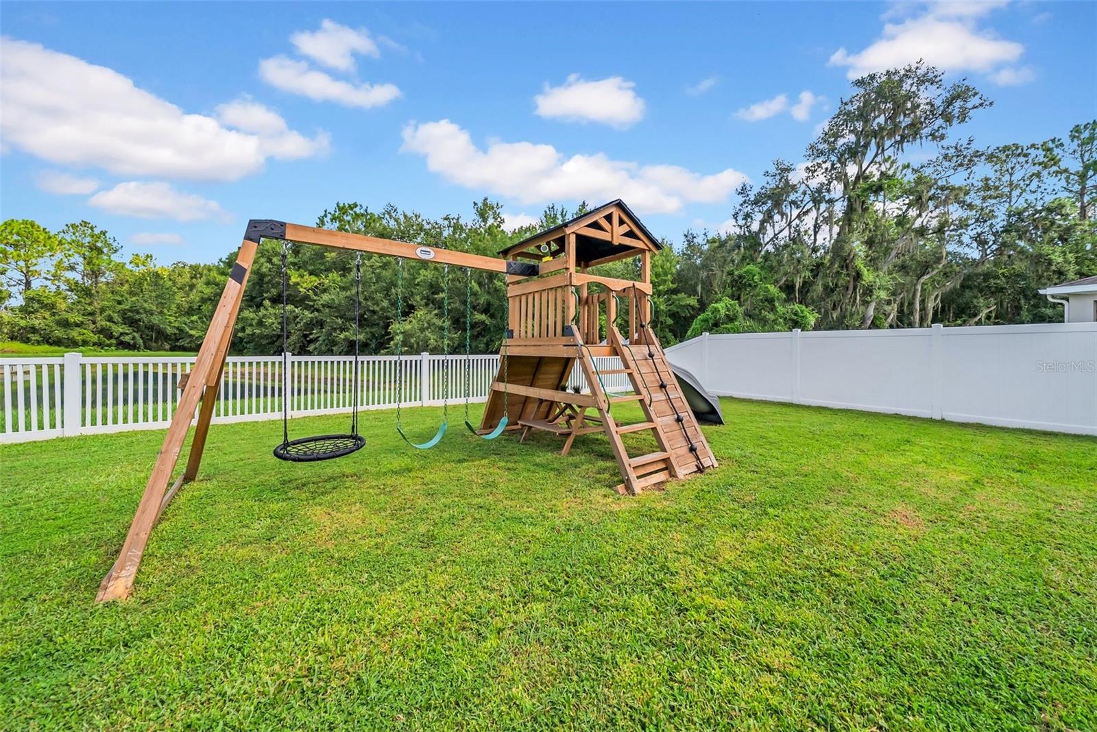 Image 11 of 61 For 2605 Holly Bluff Court