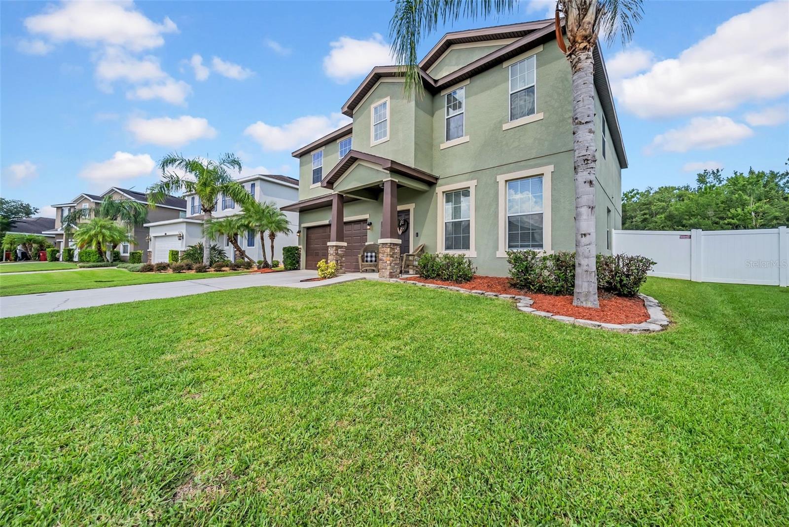 Image 4 of 61 For 2605 Holly Bluff Court