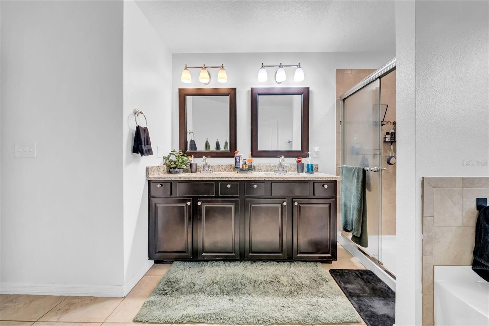 Image 40 of 61 For 2605 Holly Bluff Court