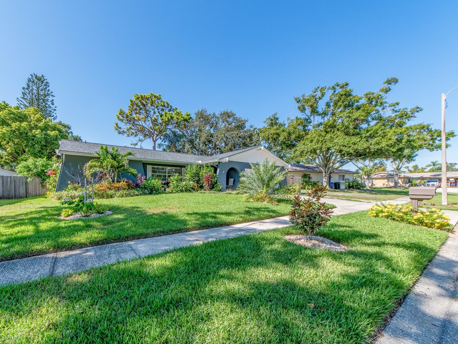 Details for 2331 Robyn Court, DUNEDIN, FL 34698