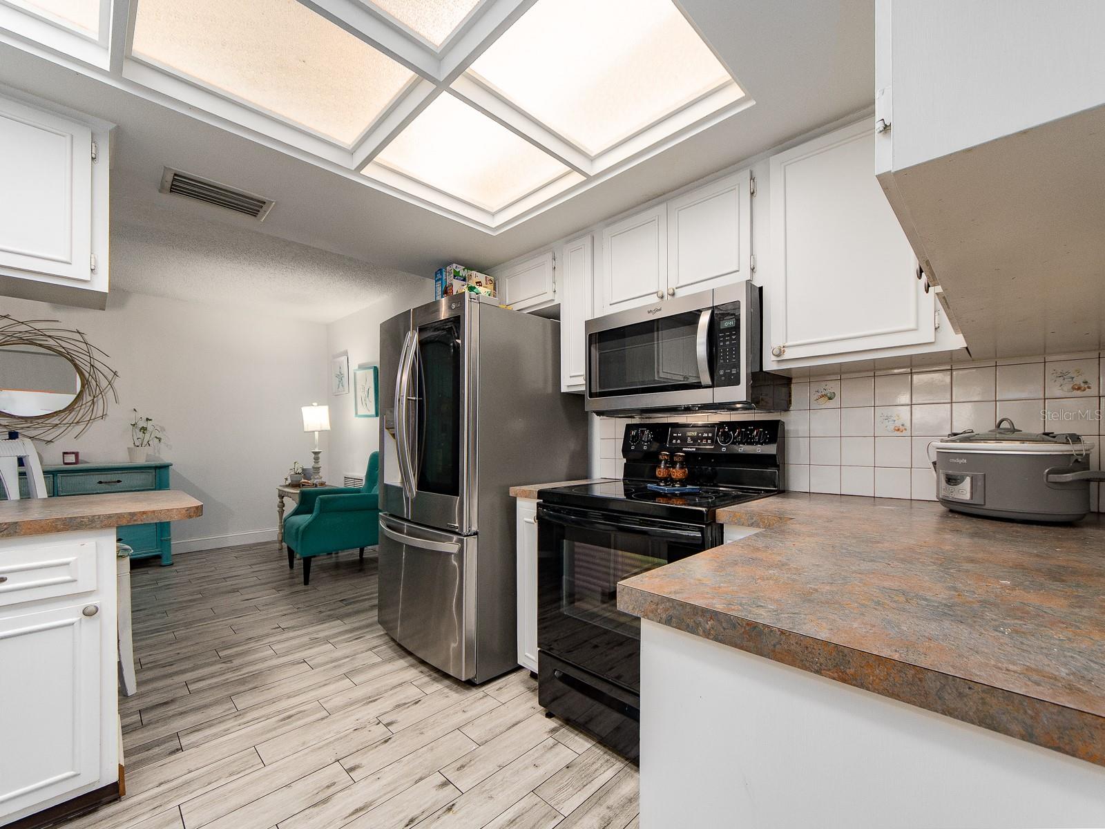 Image 10 of 30 For 2331 Robyn Court