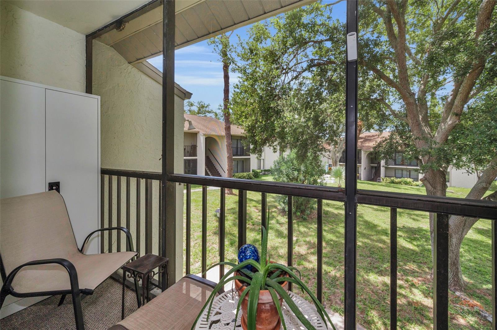 Image 16 of 65 For 2666 Pine Ridge Way N C2