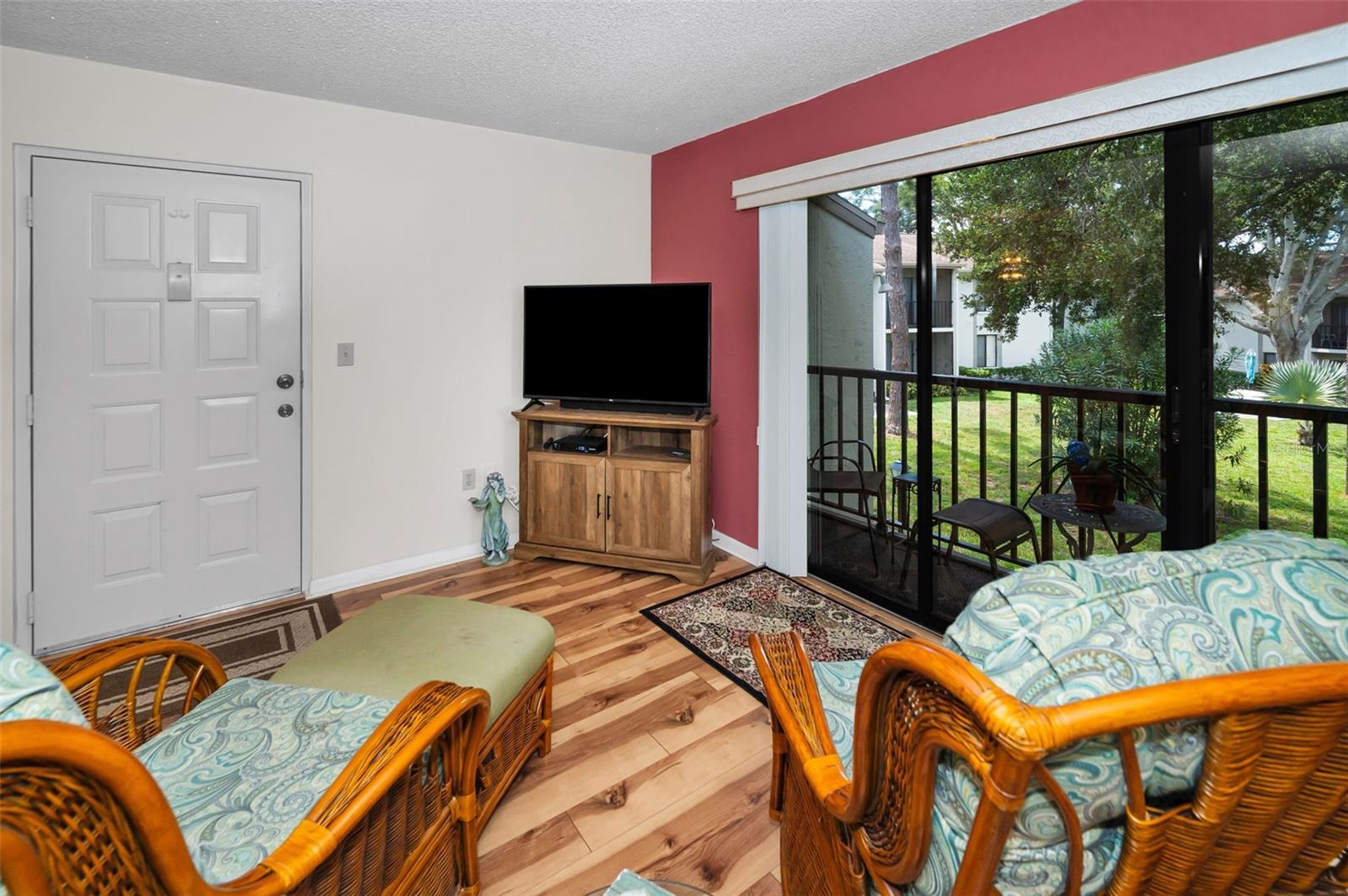Image 17 of 65 For 2666 Pine Ridge Way N C2