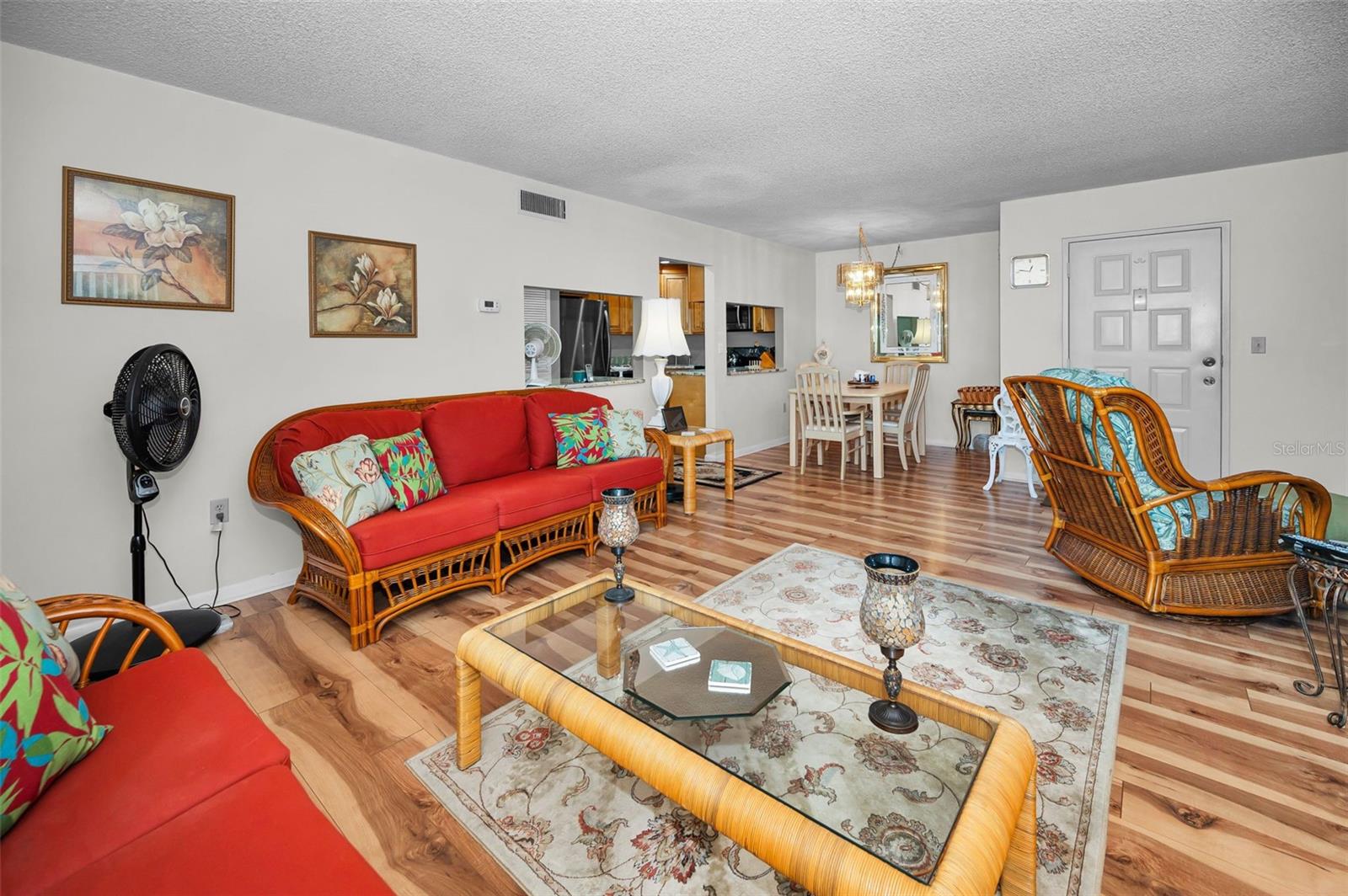 Image 19 of 65 For 2666 Pine Ridge Way N C2