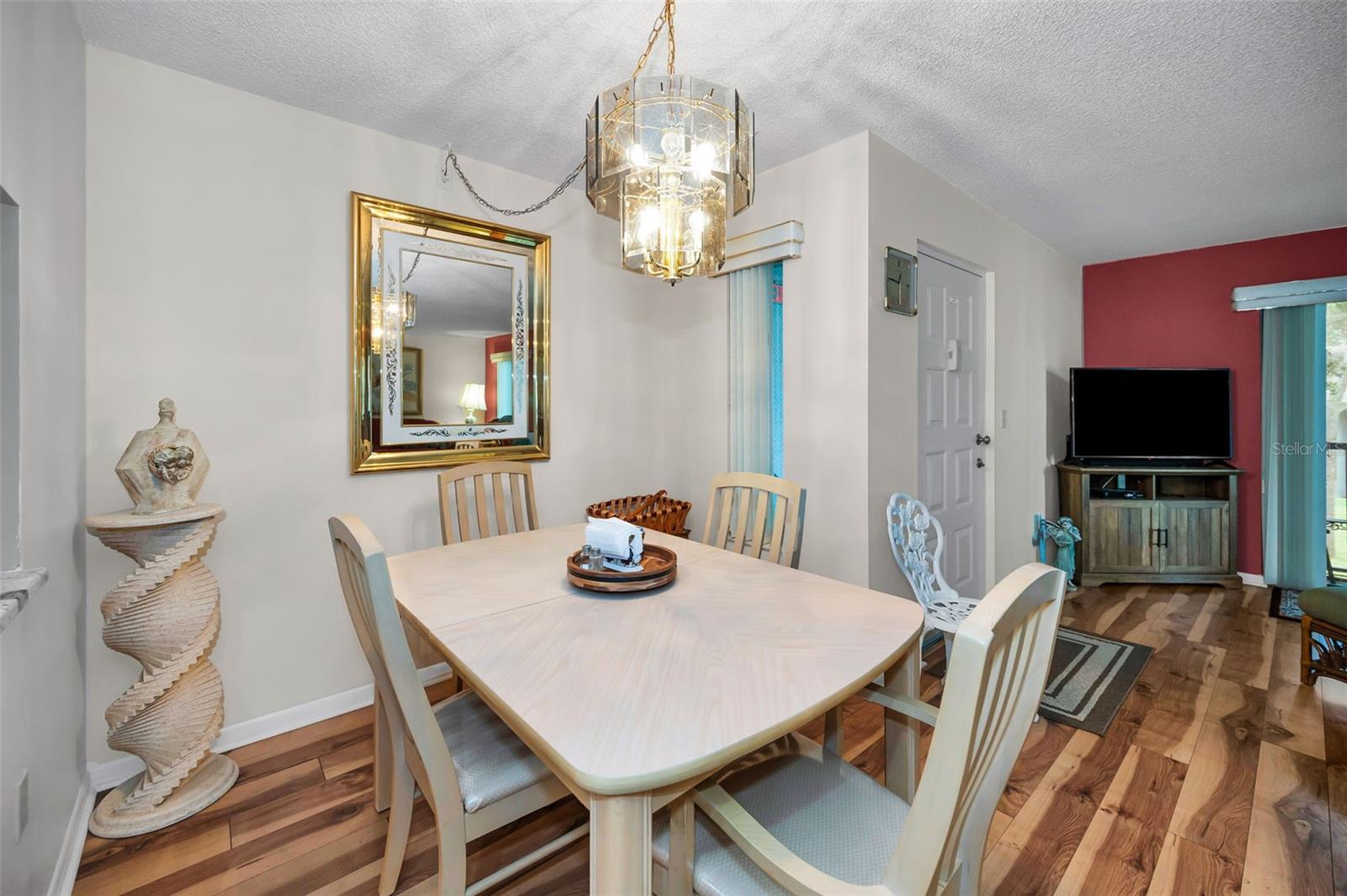Image 21 of 65 For 2666 Pine Ridge Way N C2