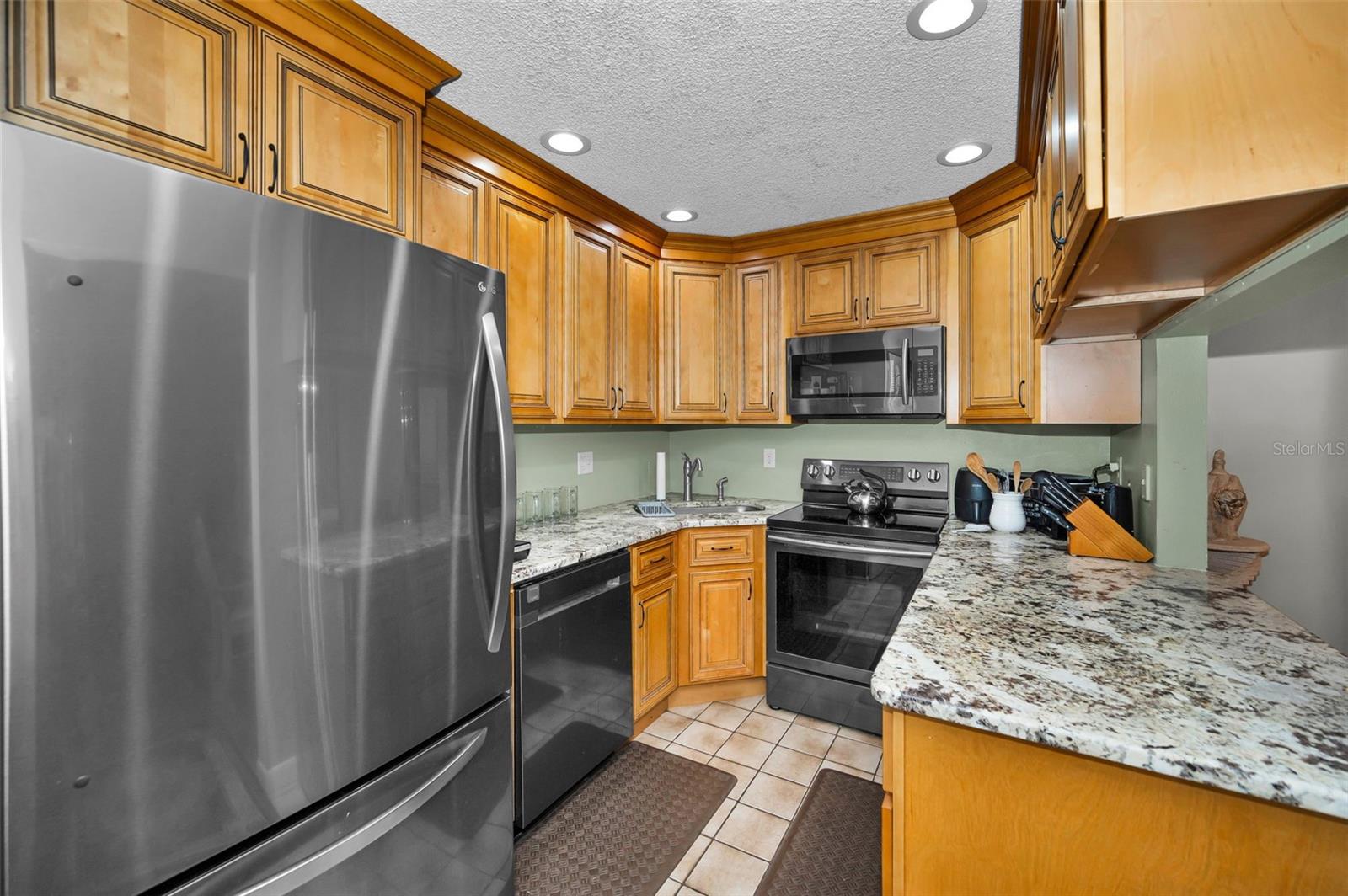 Image 23 of 65 For 2666 Pine Ridge Way N C2