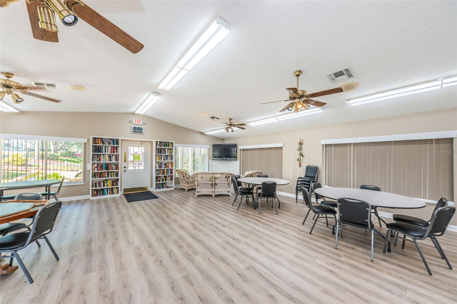 Image 46 of 65 For 2666 Pine Ridge Way N C2