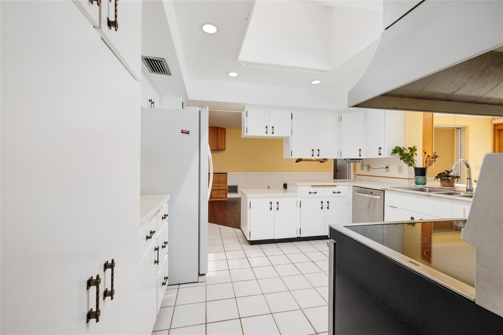 Image 10 of 64 For 1027 Grovewood Court