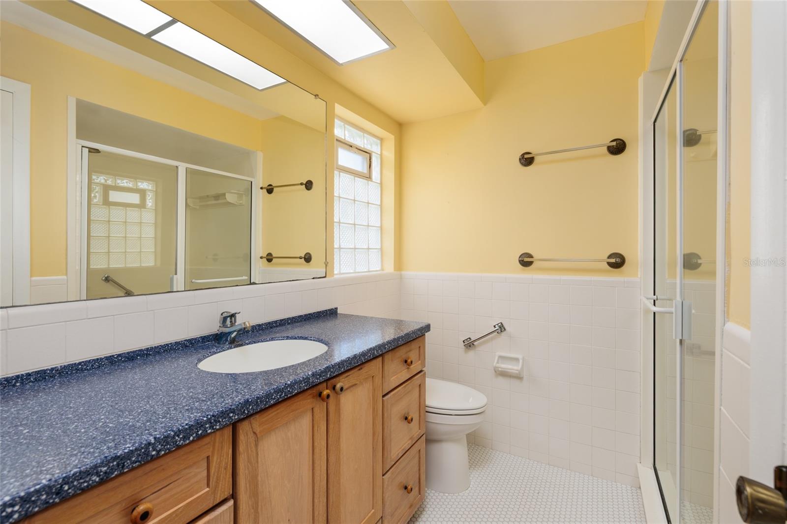 Image 33 of 64 For 1027 Grovewood Court