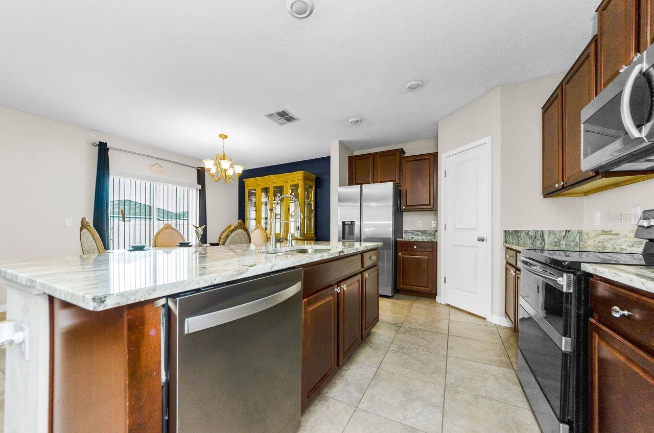 Image 10 of 73 For 17045 Yellow Pine Street