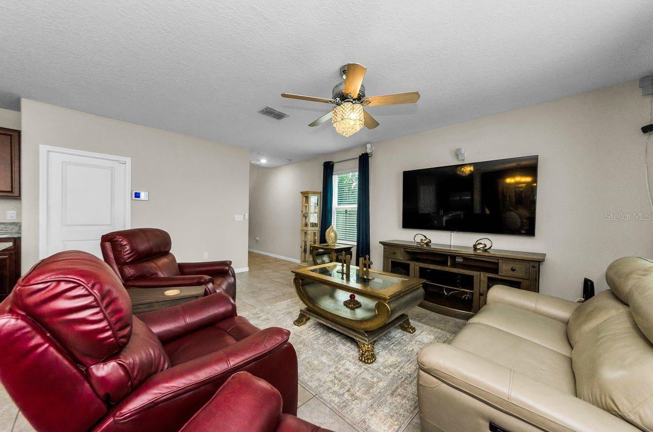 Image 20 of 73 For 17045 Yellow Pine Street