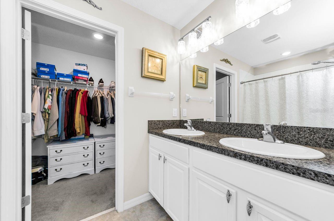 Image 29 of 73 For 17045 Yellow Pine Street