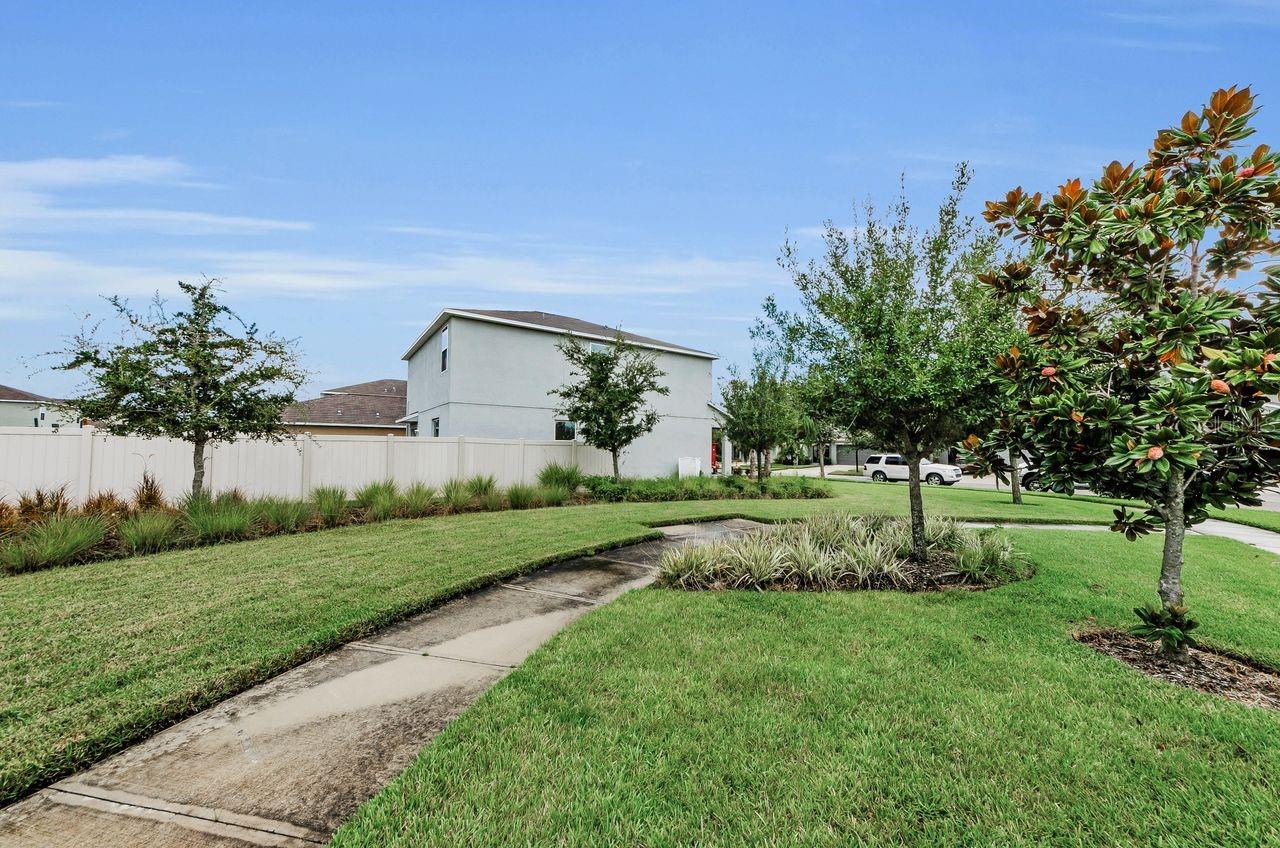 Image 40 of 73 For 17045 Yellow Pine Street