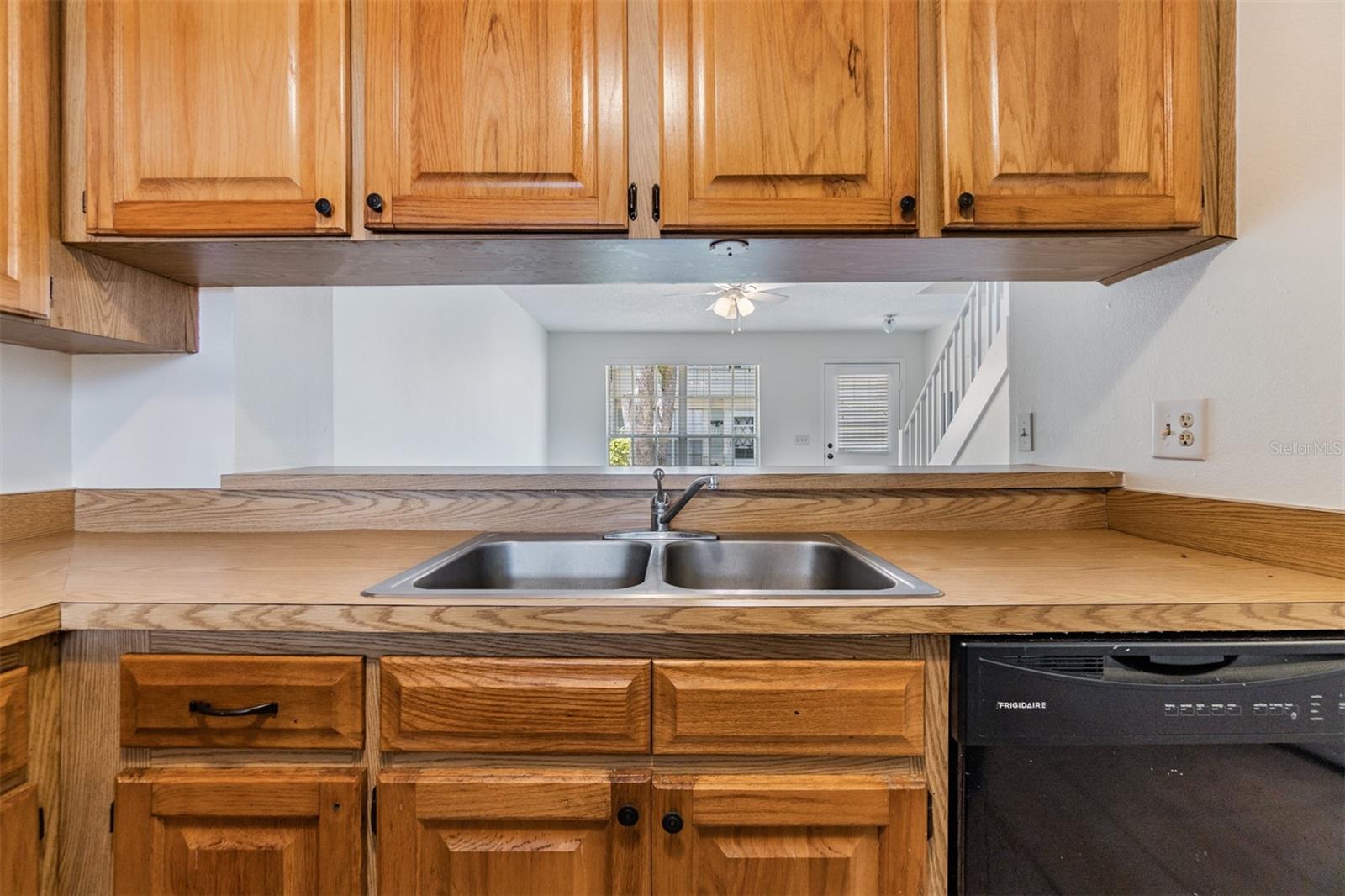 Listing photo id 7 for 1716 Mill Run Circle