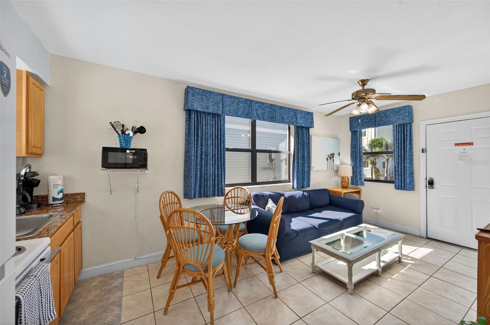 Image 15 of 36 For 16333 Gulf Boulevard 212