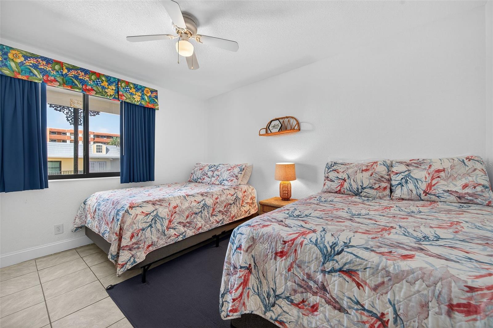 Image 20 of 36 For 16333 Gulf Boulevard 212