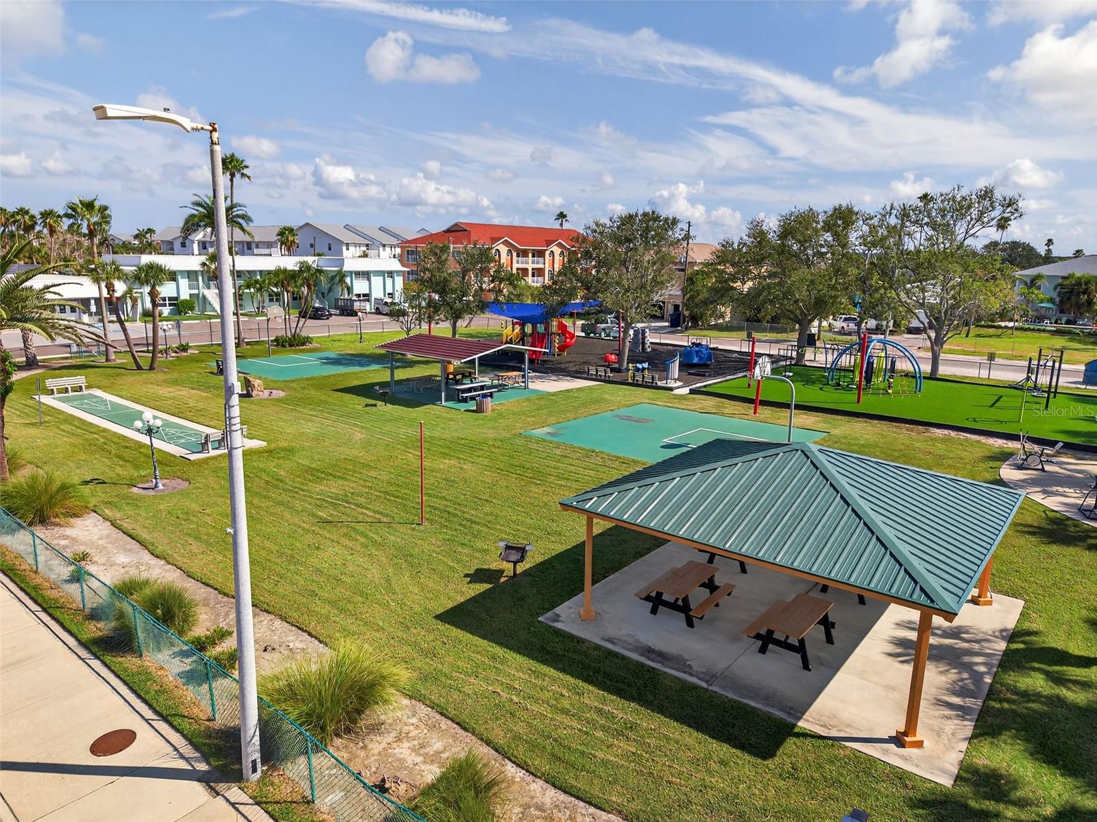Image 29 of 36 For 16333 Gulf Boulevard 212