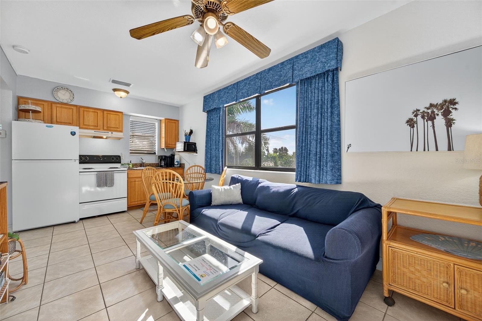 Image 6 of 36 For 16333 Gulf Boulevard 212