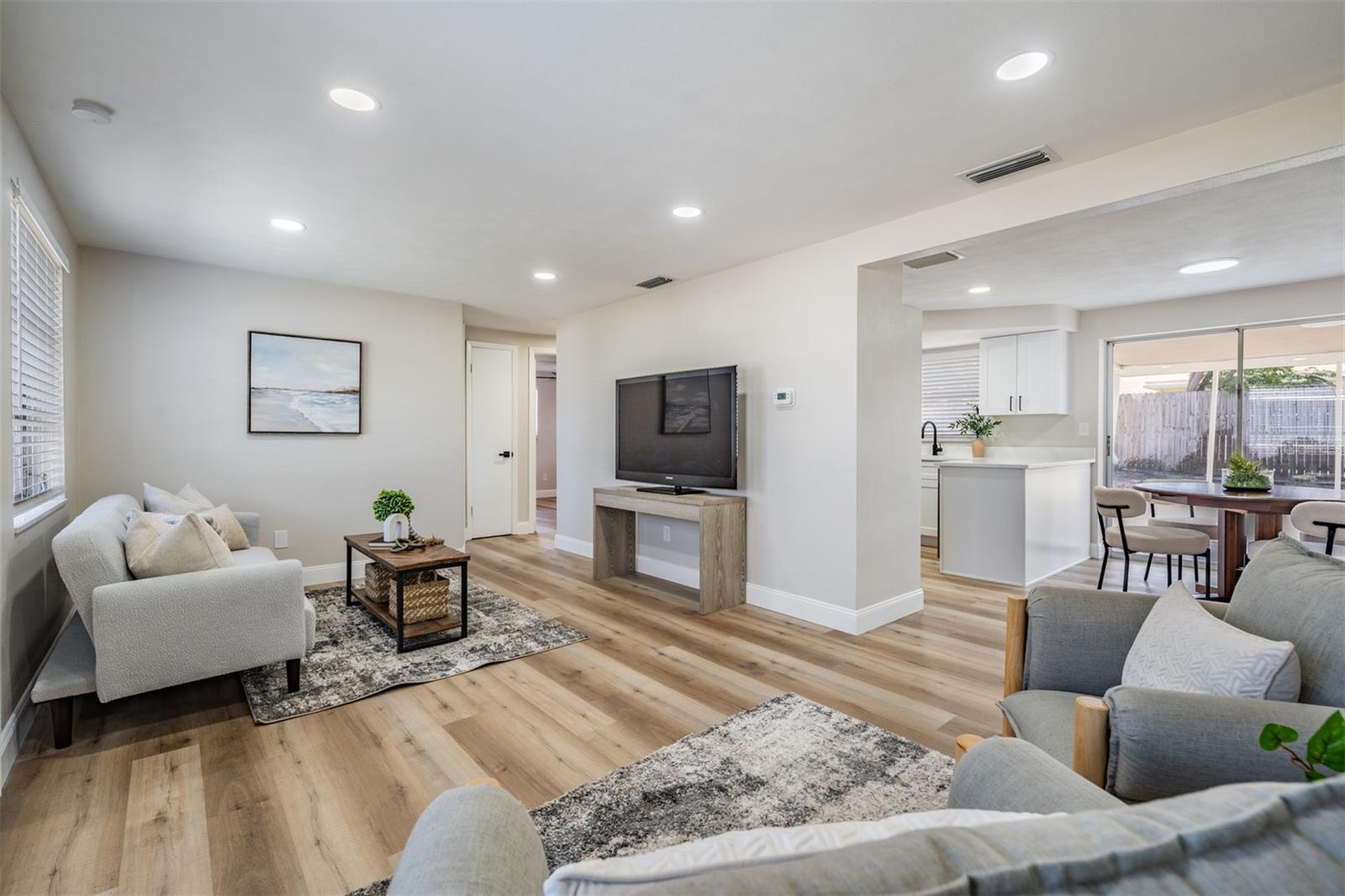 Image 2 of 13 For 3348 Clydesdale Drive