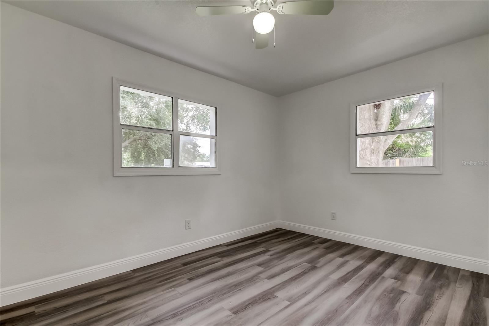 Listing photo id 10 for 2329 110th Avenue