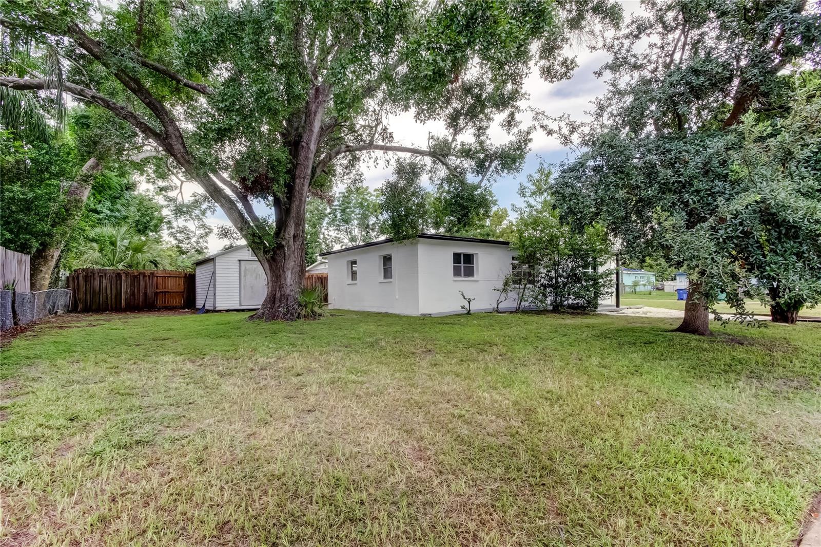 Listing photo id 16 for 2329 110th Avenue