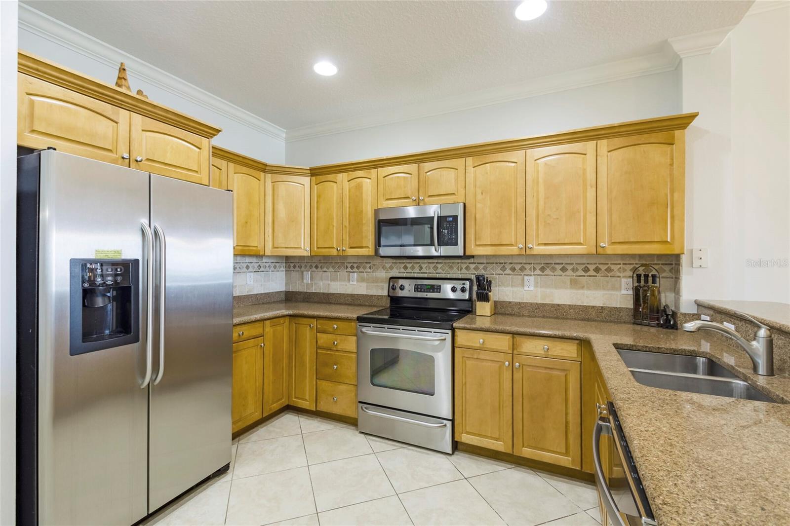Image 10 of 33 For 530 Gulfview Boulevard 805