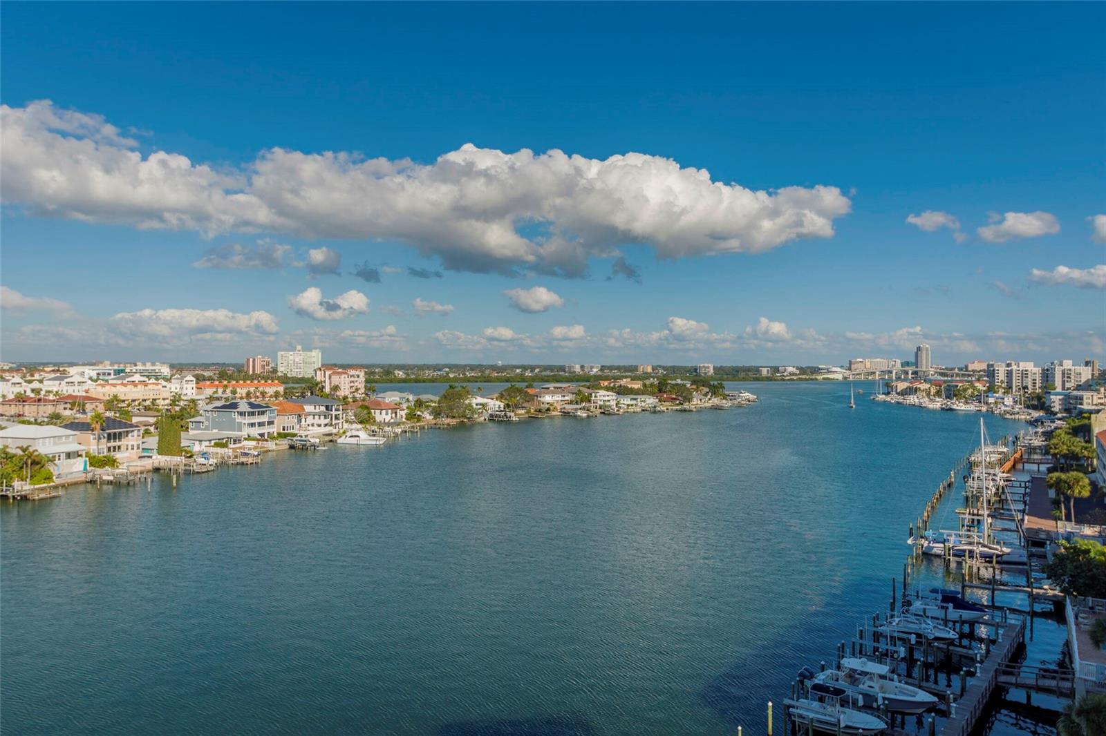 Image 28 of 33 For 530 Gulfview Boulevard 805
