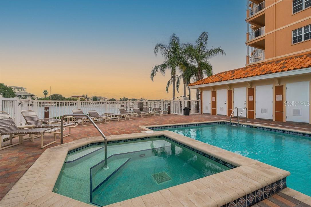 Image 31 of 33 For 530 Gulfview Boulevard 805