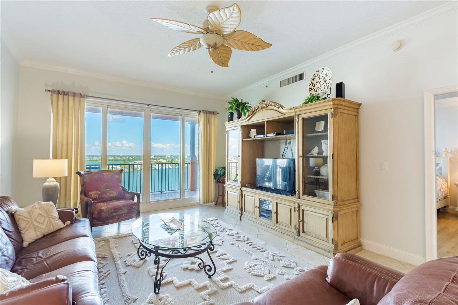 Image 7 of 33 For 530 Gulfview Boulevard 805