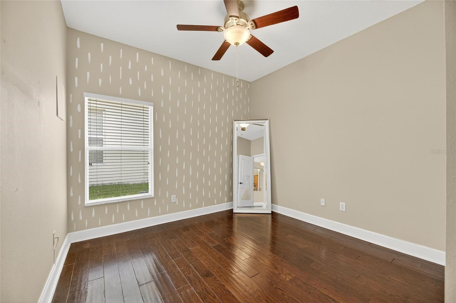 Image 32 of 42 For 1152 Emerald Hill Way