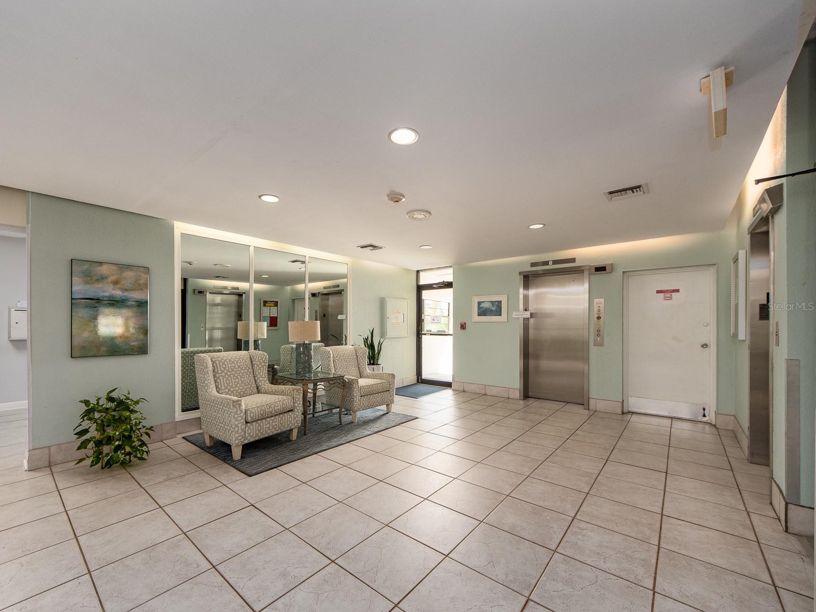 Image 27 of 48 For 660 Island Way 901
