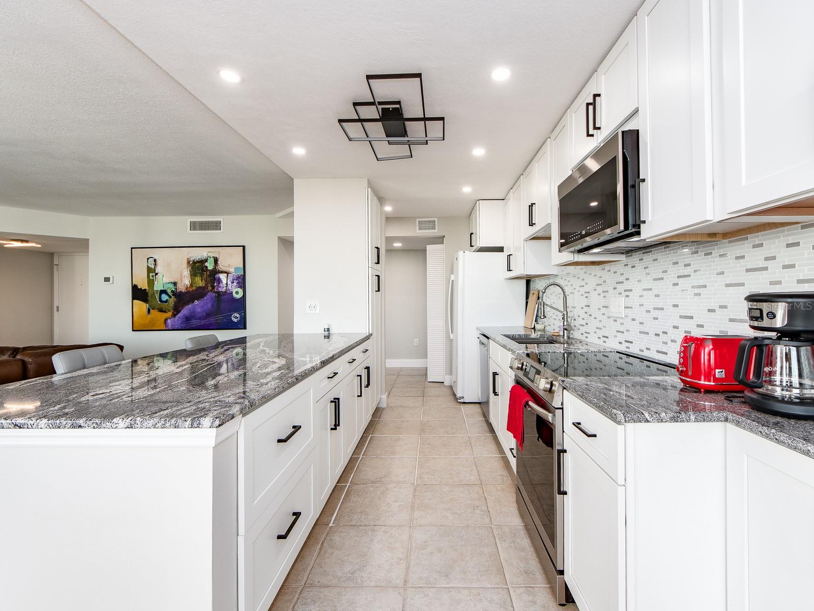 Image 8 of 48 For 660 Island Way 901