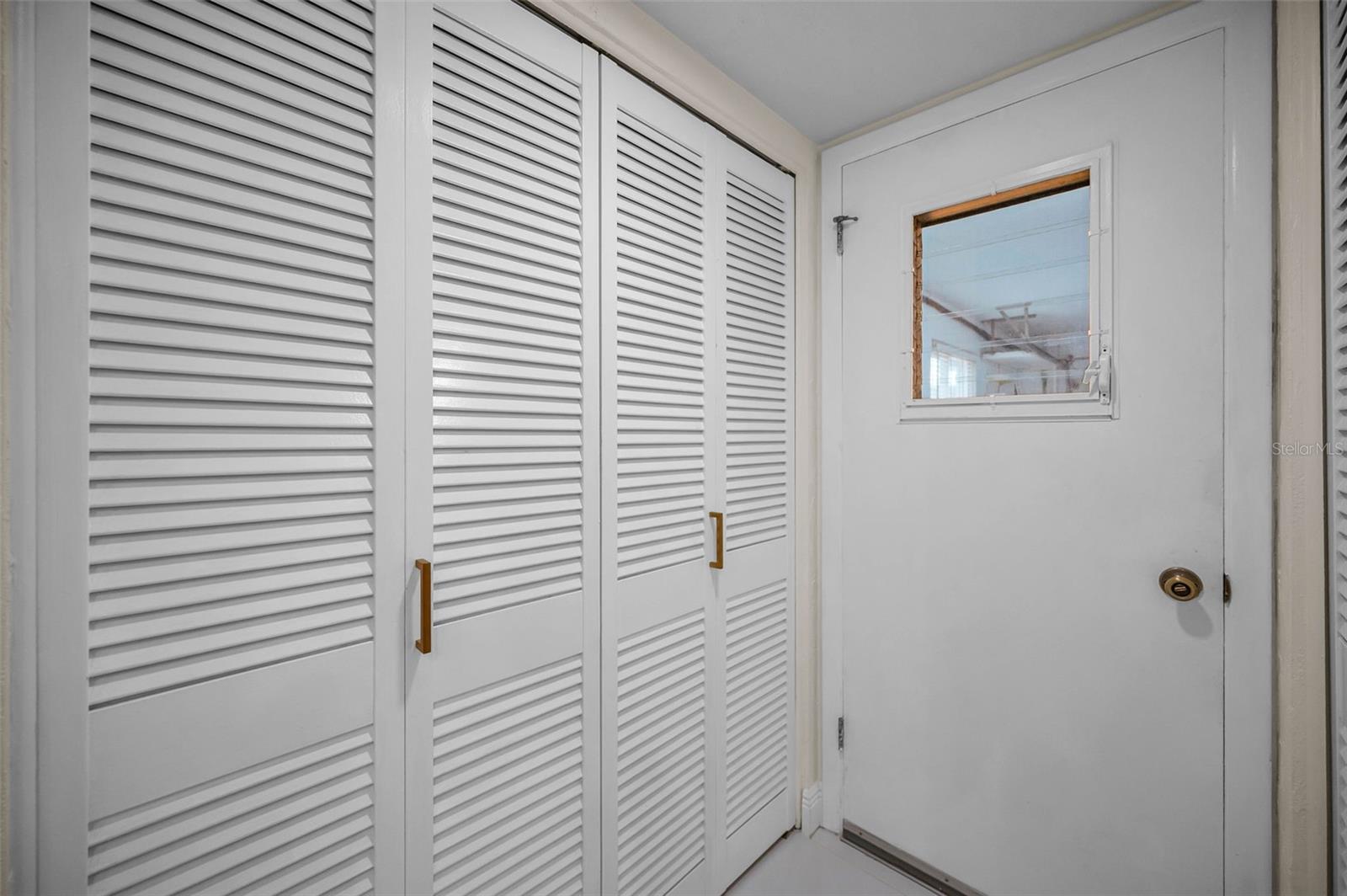 Image 33 of 47 For 6561 Golden Horseshoe Drive