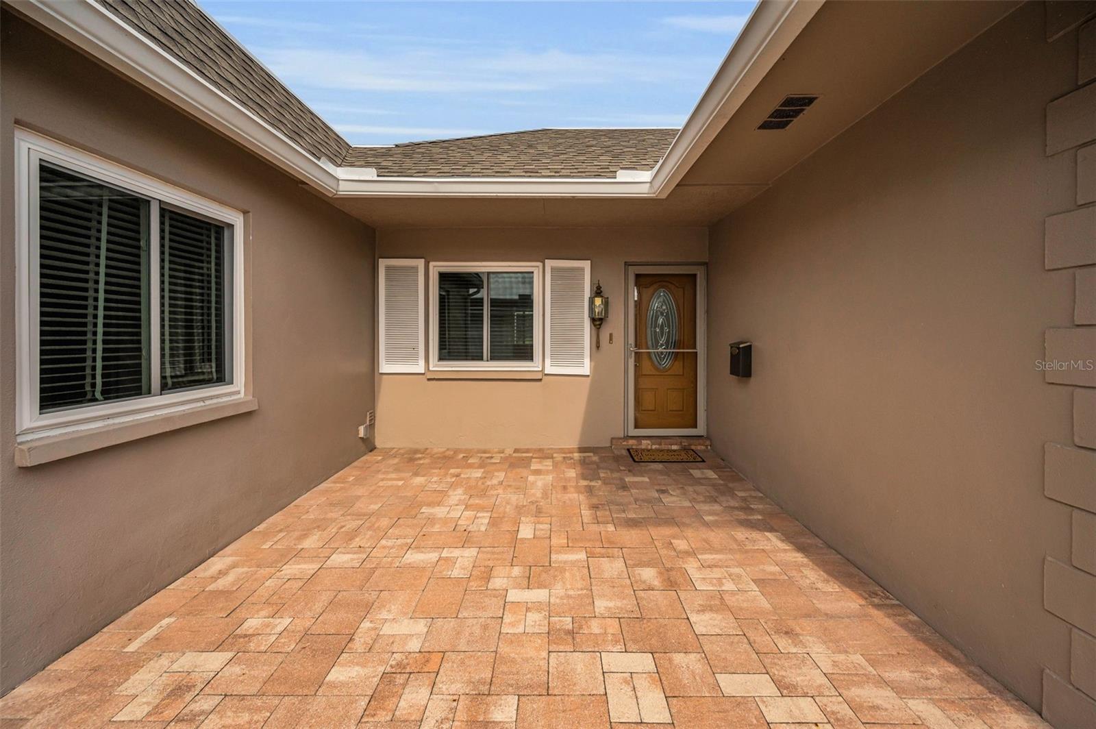 Image 4 of 47 For 6561 Golden Horseshoe Drive