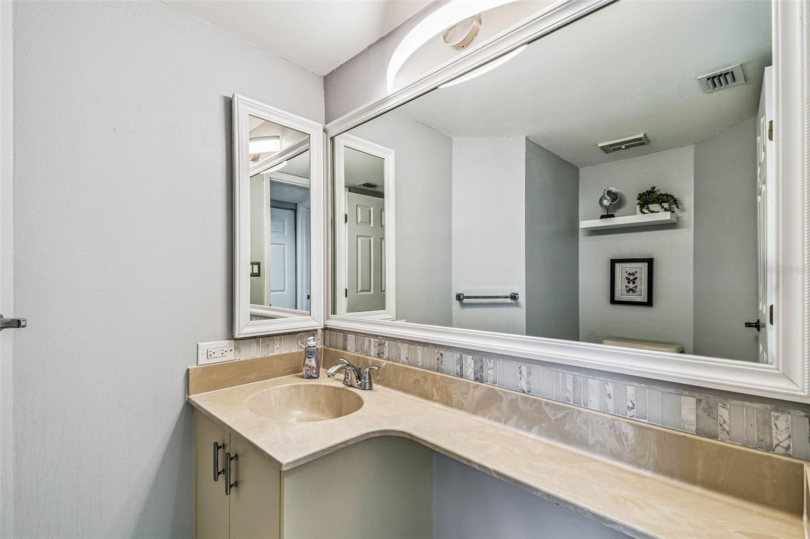 Image 14 of 89 For 1340 Gulf Boulevard 19d