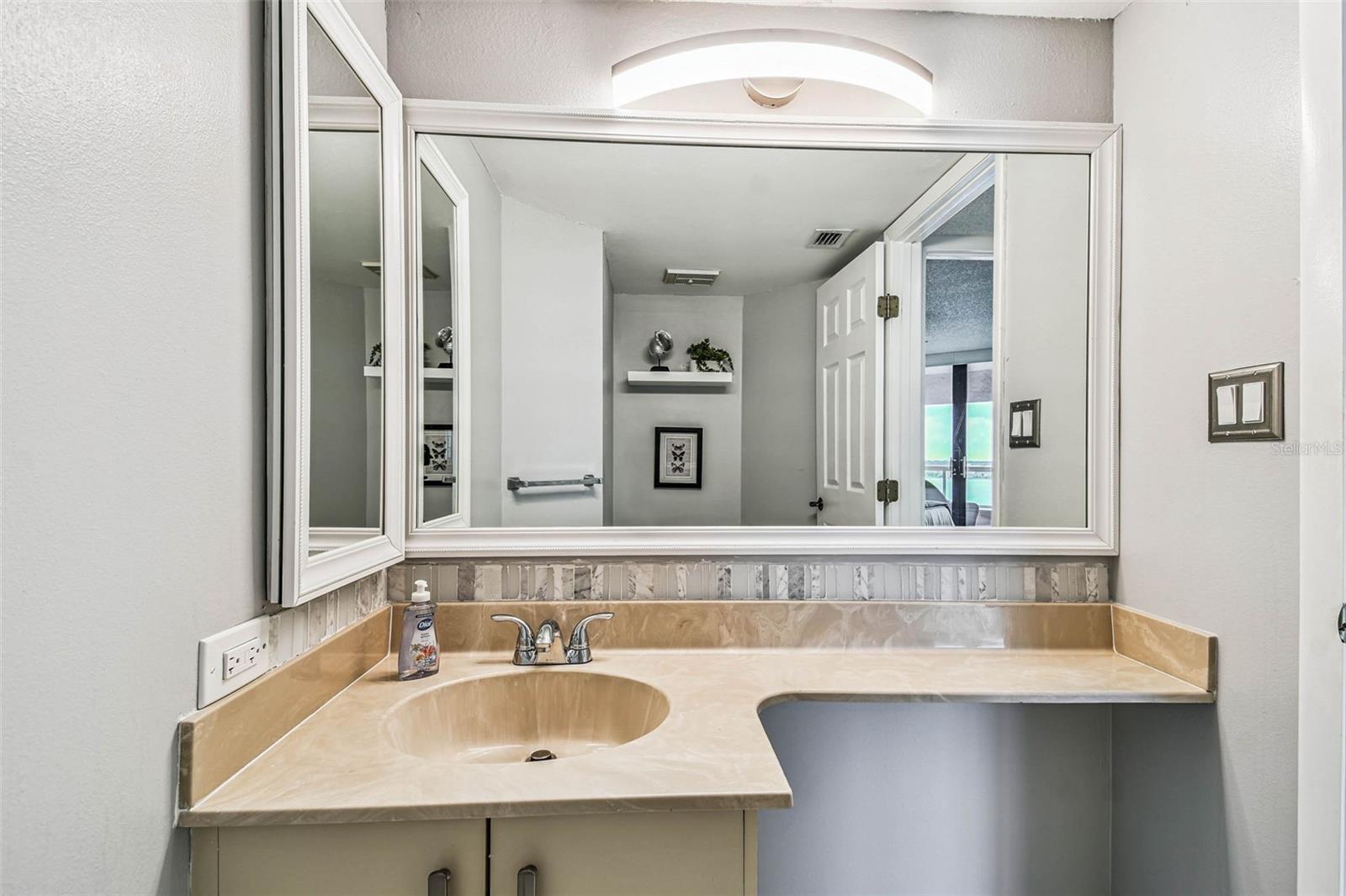 Image 15 of 89 For 1340 Gulf Boulevard 19d