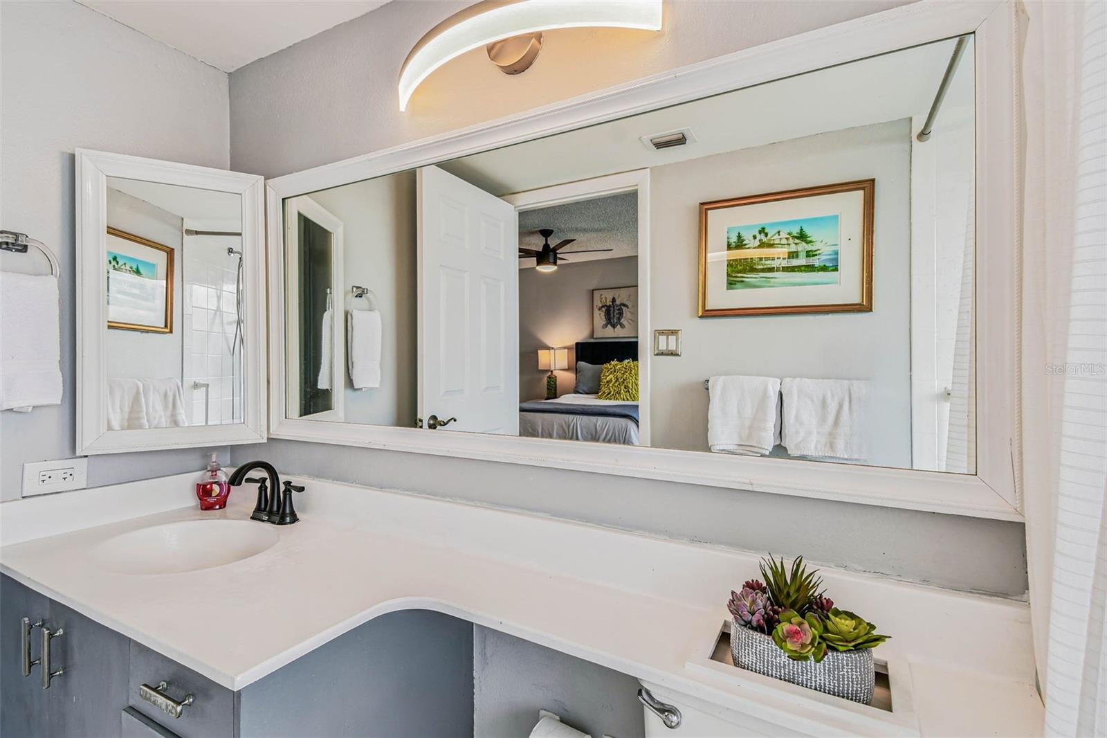 Image 23 of 89 For 1340 Gulf Boulevard 19d