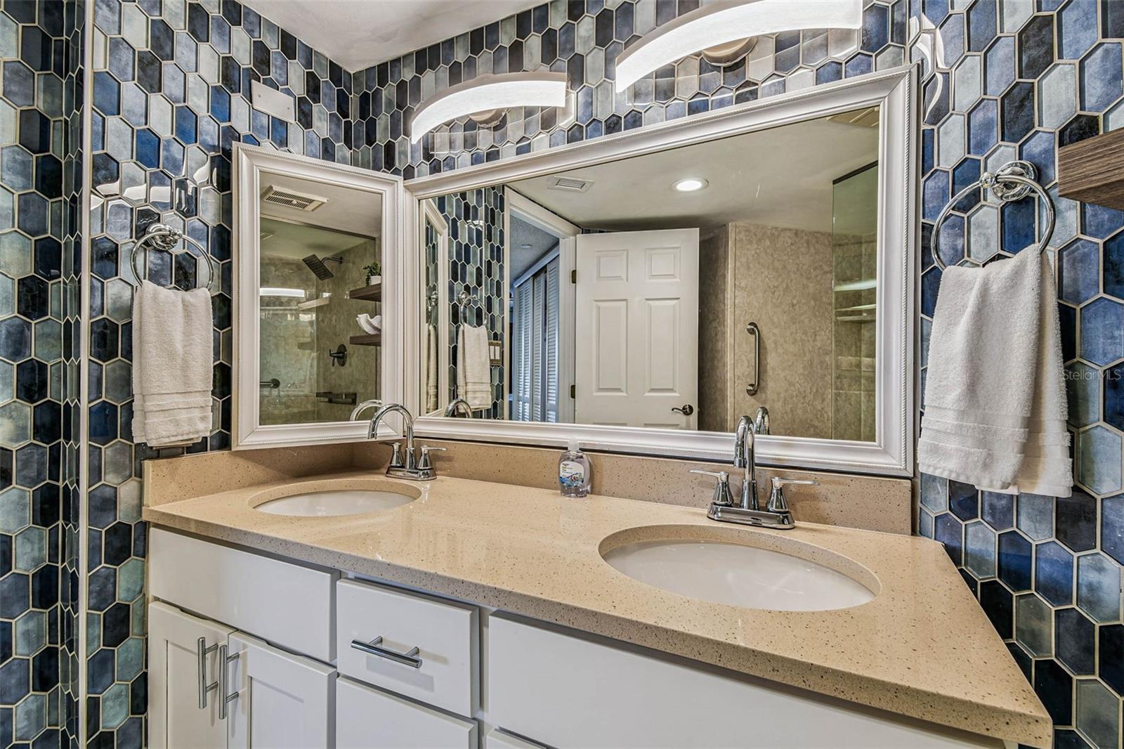 Image 41 of 89 For 1340 Gulf Boulevard 19d
