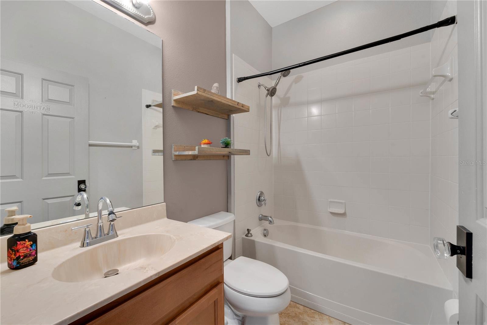 Image 22 of 39 For 10229 Avelar Ridge Drive