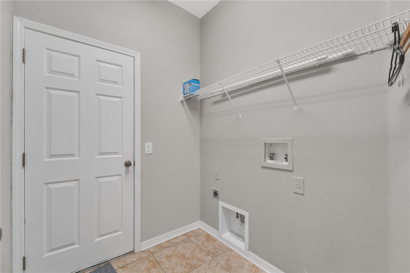 Image 26 of 39 For 10229 Avelar Ridge Drive