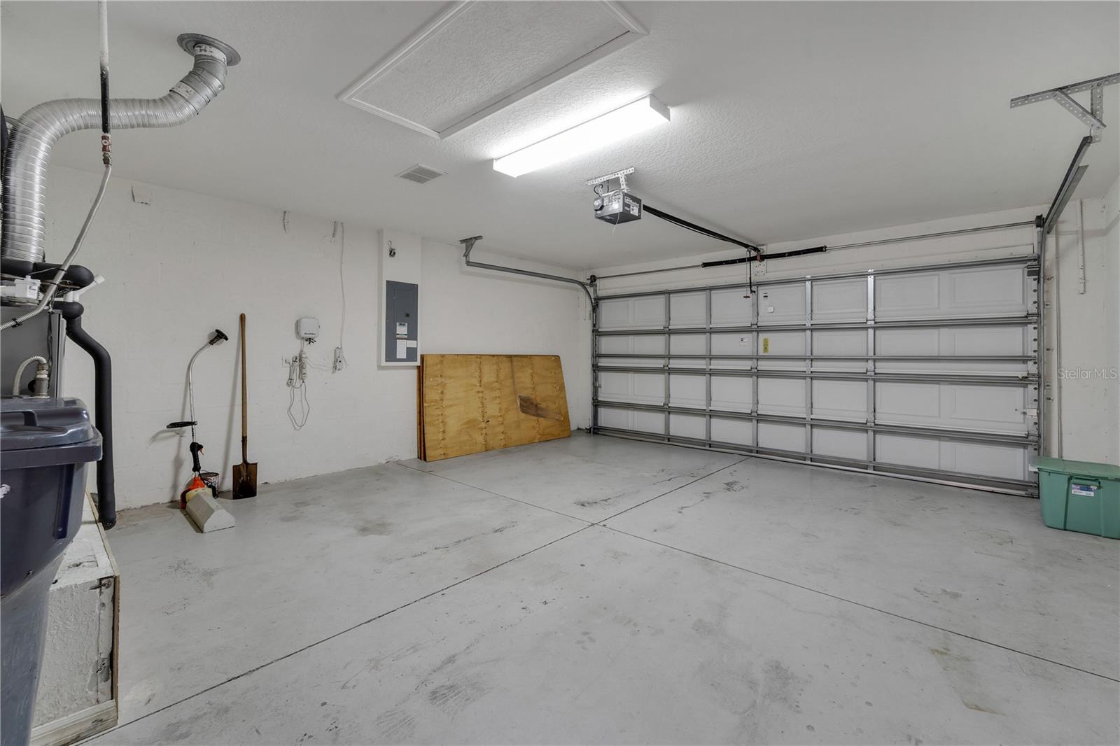 Image 27 of 39 For 10229 Avelar Ridge Drive