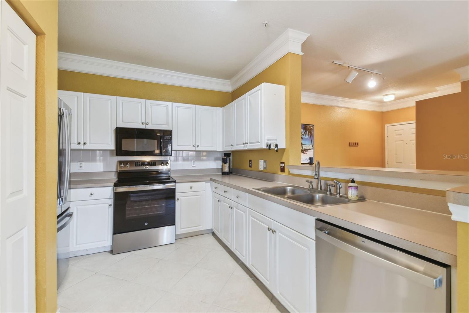 Image 11 of 78 For 4312 Bayside Village Drive 302