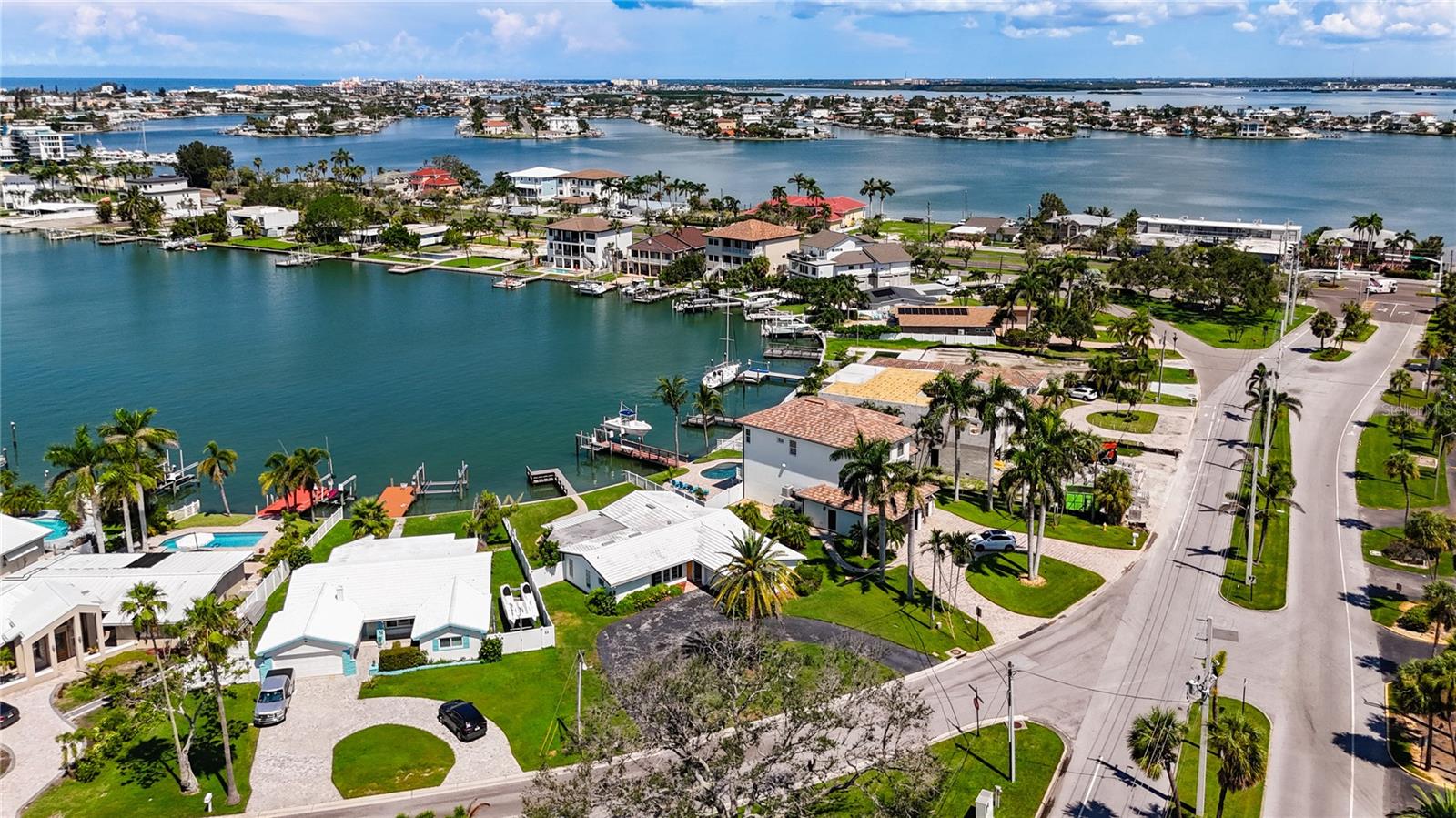 Image 2 of 52 For 10350 Paradise Boulevard