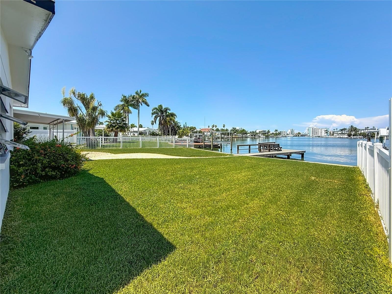 Image 24 of 52 For 10350 Paradise Boulevard