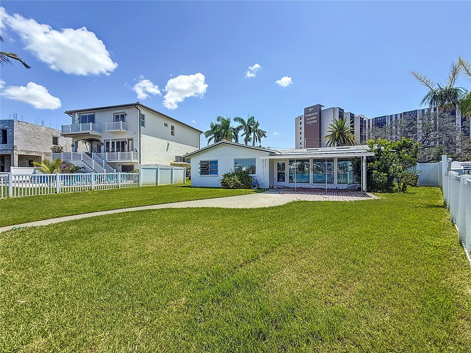 Image 29 of 52 For 10350 Paradise Boulevard