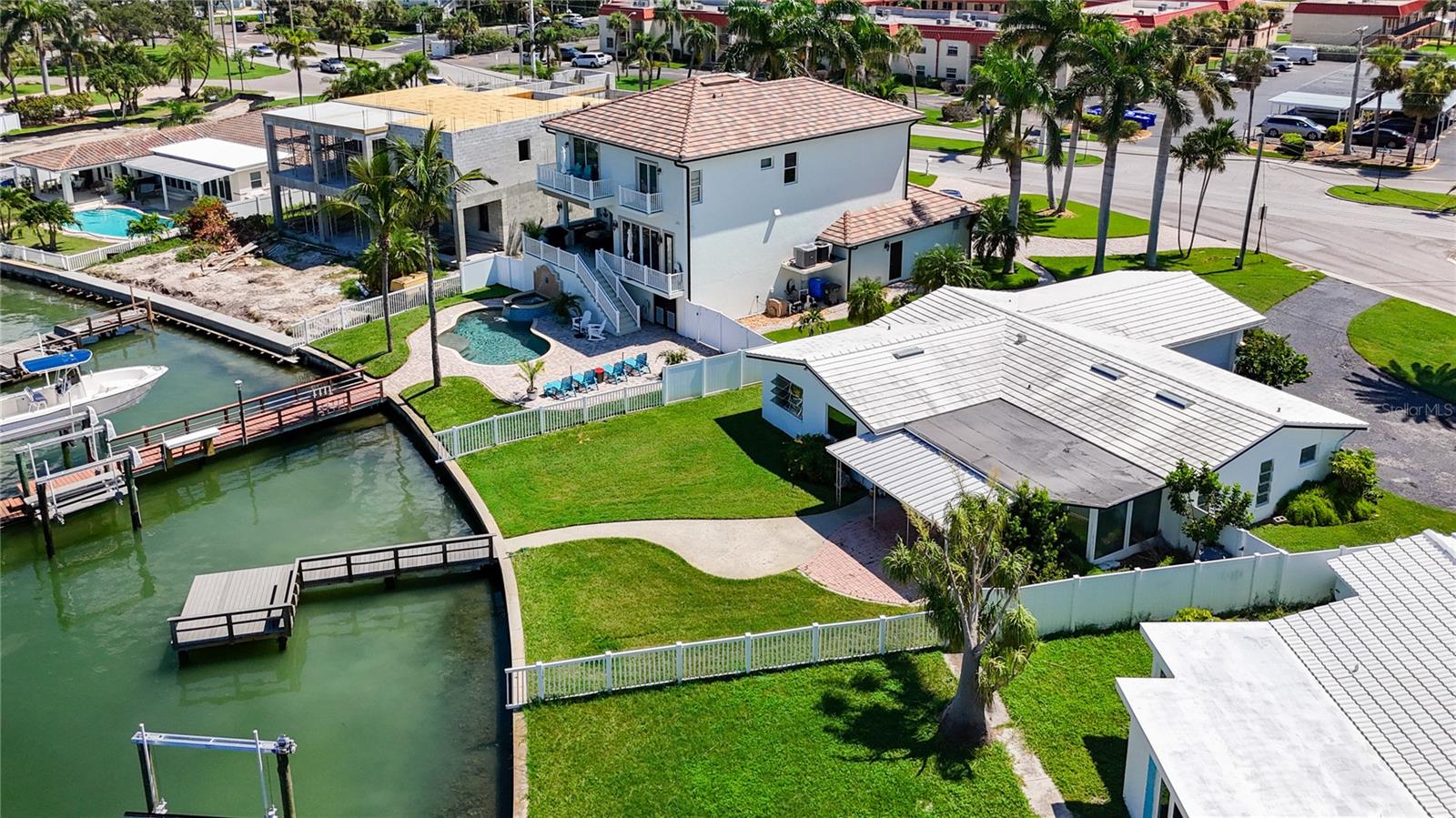 Image 36 of 52 For 10350 Paradise Boulevard