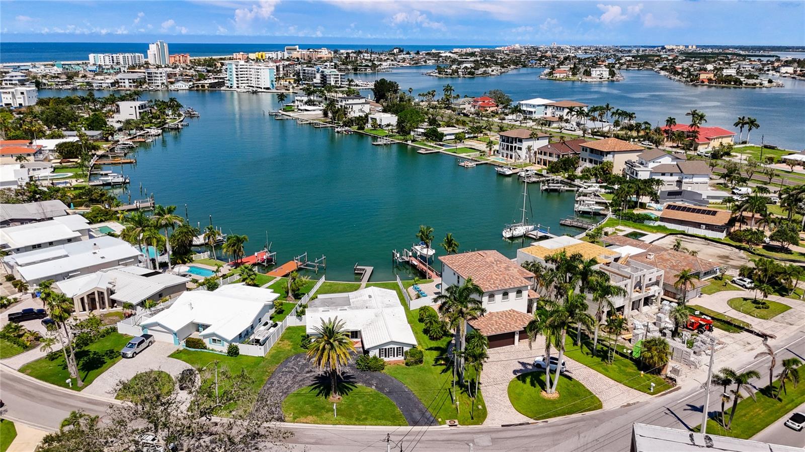 Image 4 of 52 For 10350 Paradise Boulevard