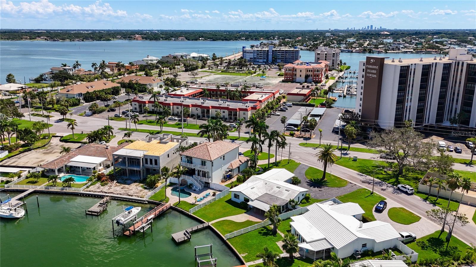 Image 43 of 52 For 10350 Paradise Boulevard