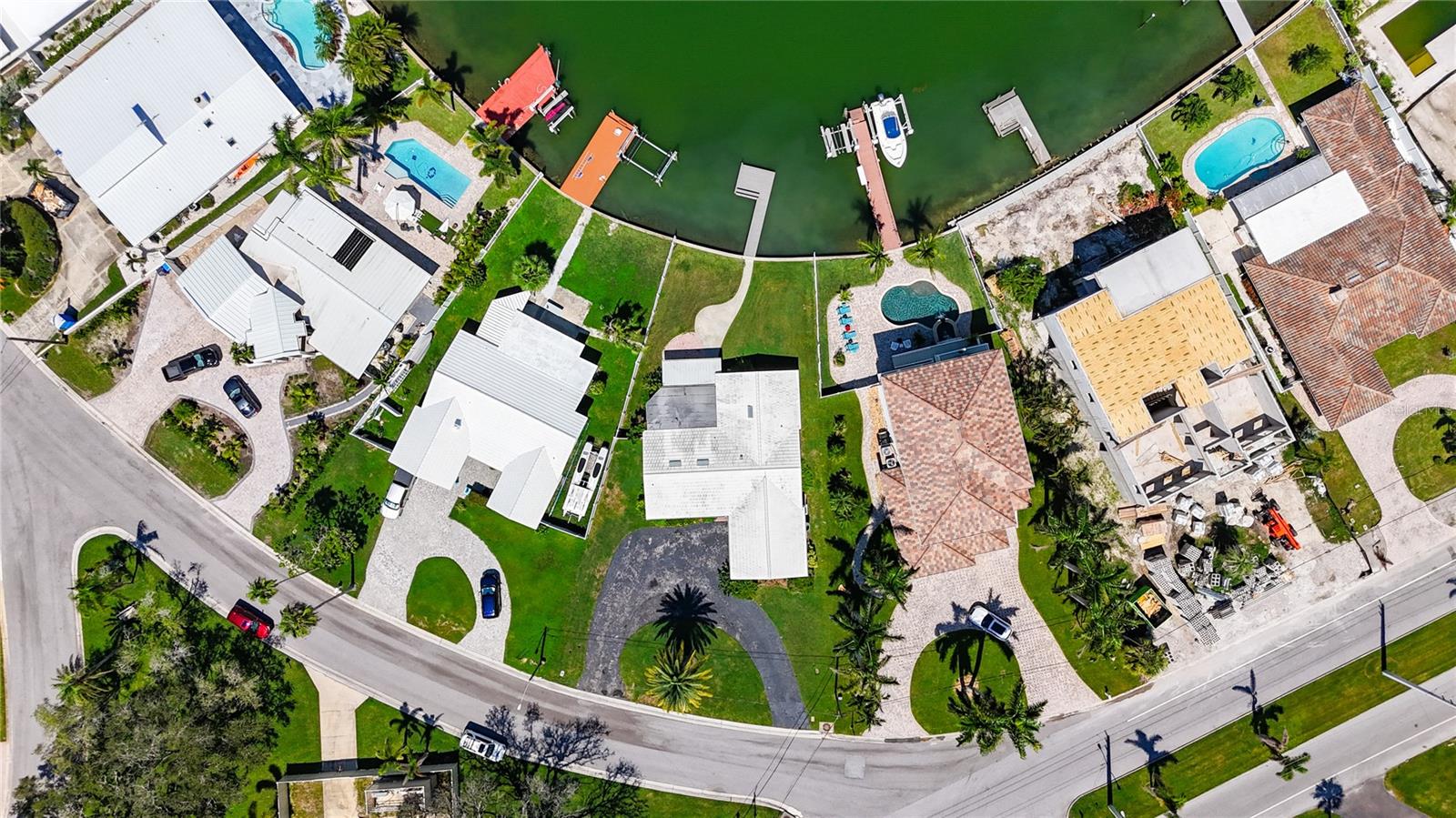 Image 46 of 52 For 10350 Paradise Boulevard